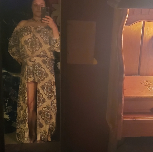 2 piece off the shoulder dress w/shorts combo - Picture 4 of 4